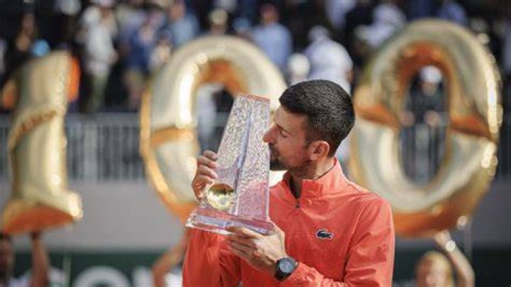 A Novak Djokovic 'hair tattoo' and a two-handed Roger Federer backhand |