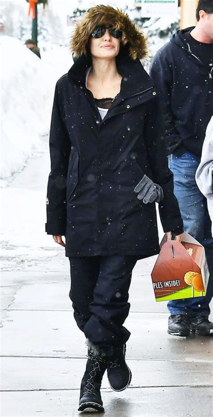 Angelina Jolie Treats Kids to Ice Cream in Colorado