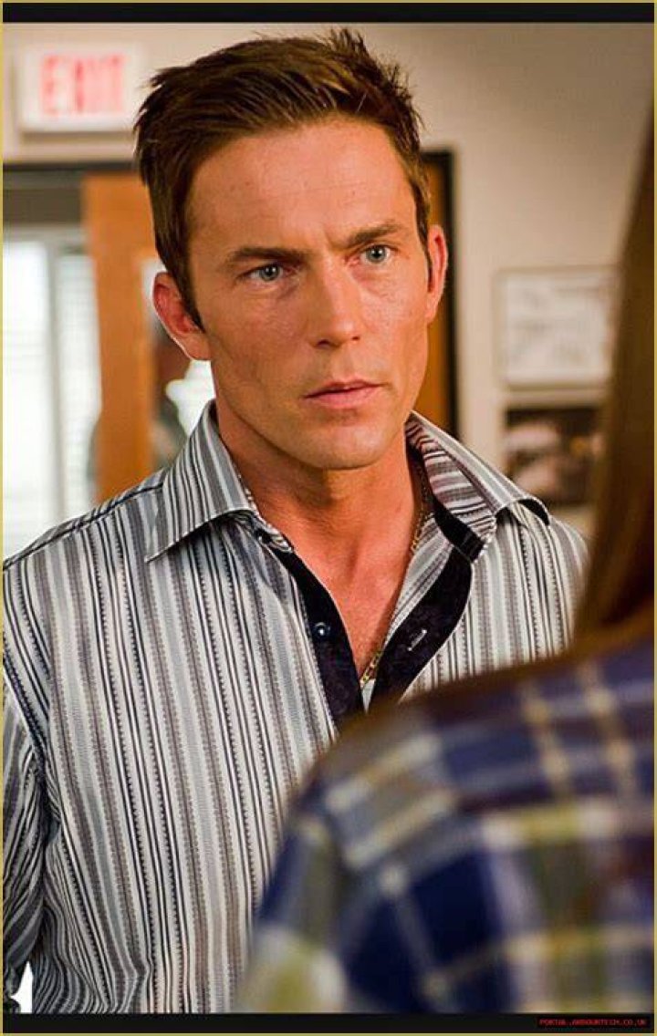 Desmond Harrington Clearly Shows Weight Loss