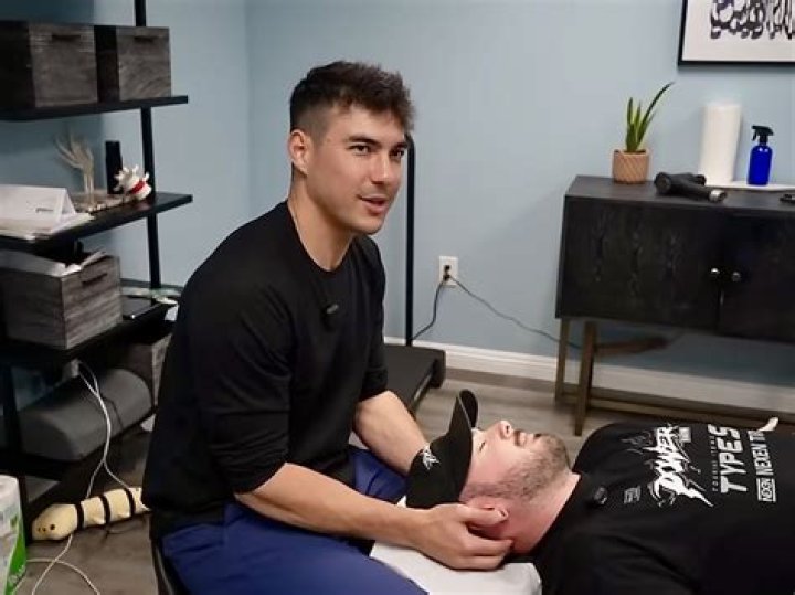 Dr Tyler Bigenho Viral Video Chiropractor Scandal Leaked Twitter The Talks Today