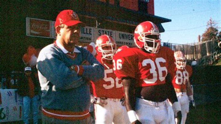 former jacksonville state football coach bill burgess passes away at 82
