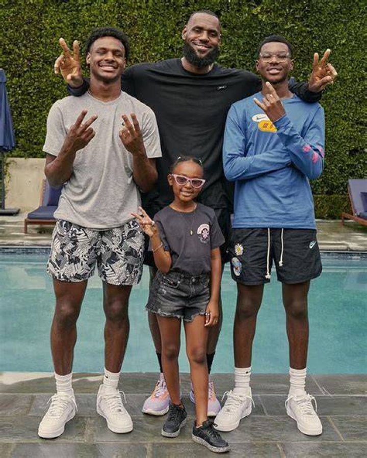 How May Kids Does Vida Blue Have? Family and Net Worth 2023