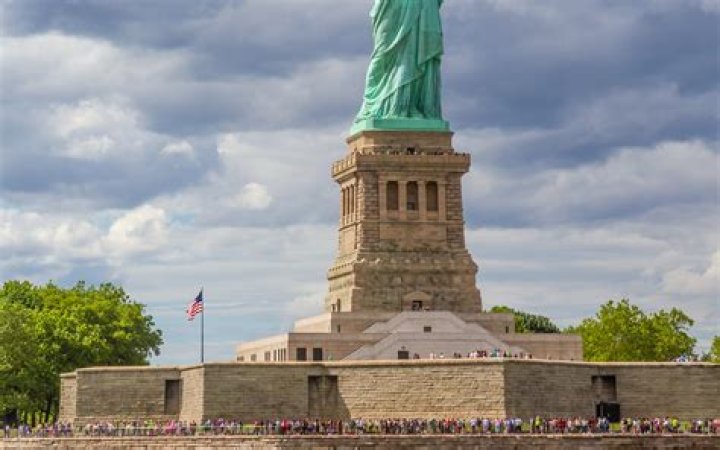 Is there Military discount for Statue of Liberty? ·