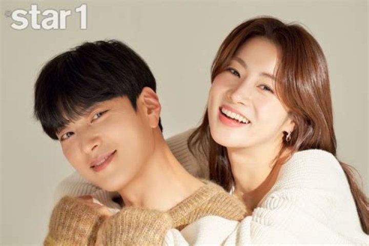 Kang So-ra: The Rising Star in Korean Entertainment
