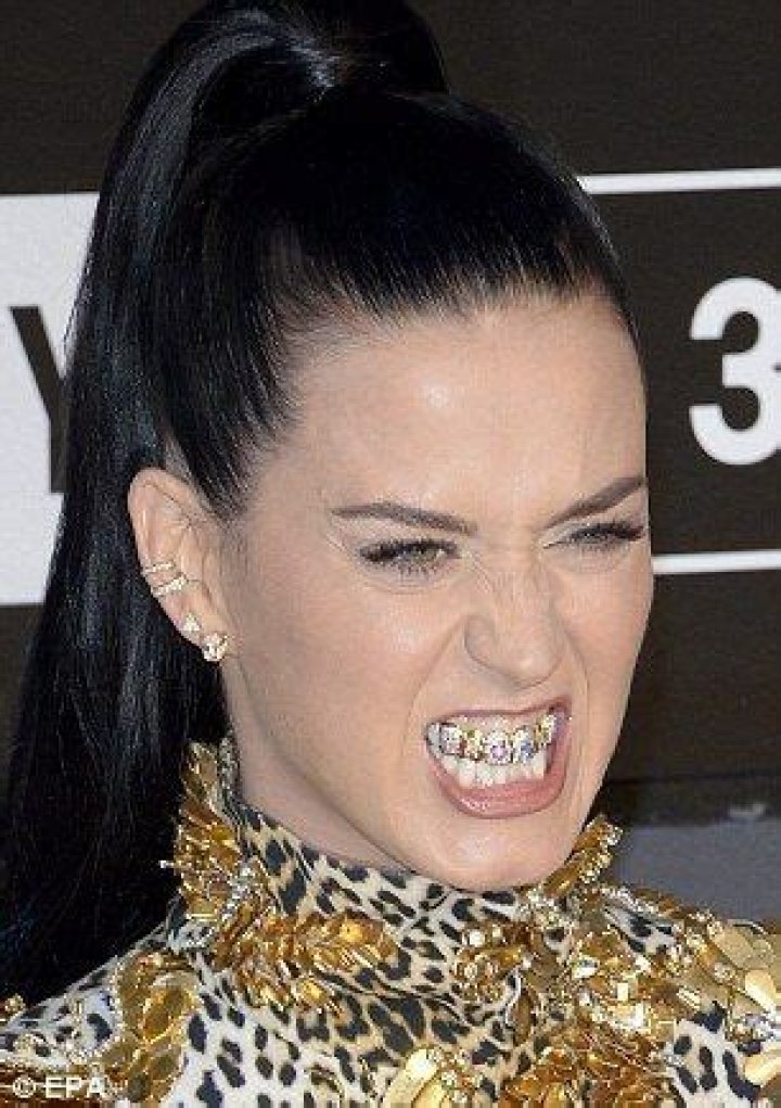 Katy Perry Bottom Teeth