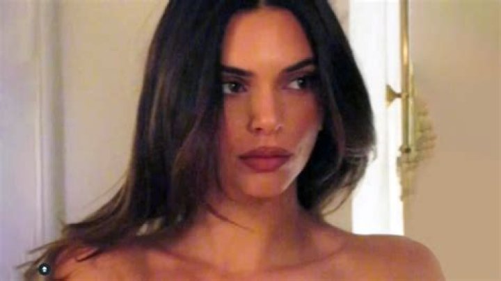 Kendall Jenner Nude: A Comprehensive Exploration of Her Impact in Fashion and Media