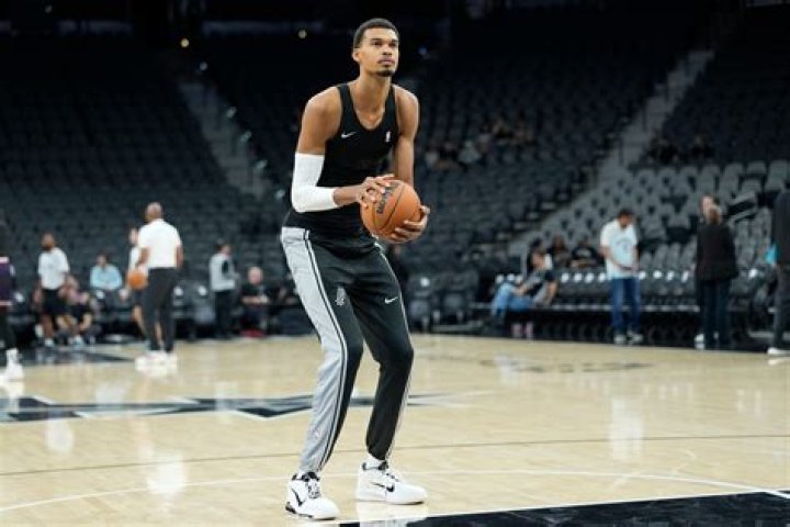 Leaky Black Height In Feet -How Tall Is He? Biography Of American Basketball Player Explored