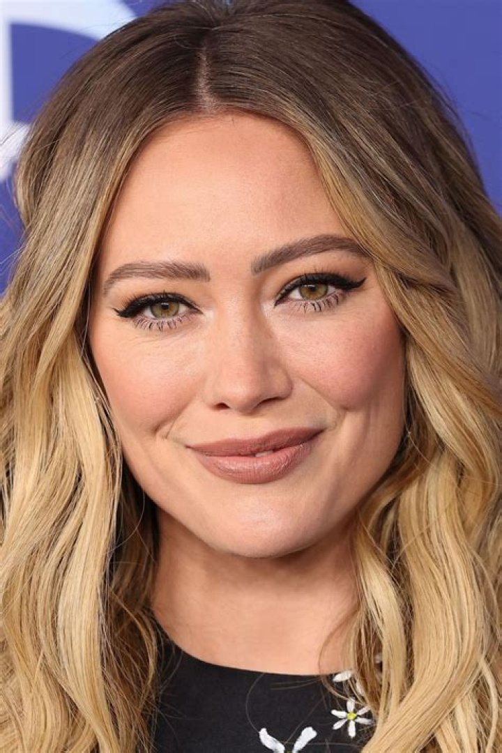 Nude Hillary Duff: A Comprehensive Review of Controversy and Artistry