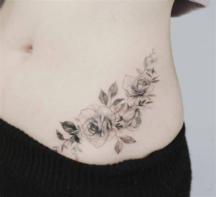 Tatuajes En La Cintura Para Mujer