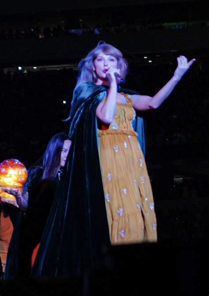 The Enchanting World of Evermore Songs: A Deep Dive into Taylor Swift's Masterpiece
