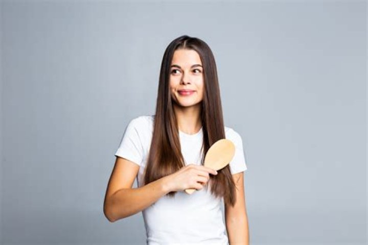 The Ultimate Guide to Choosing the Perfect Curly Hair Brush: Tips, Tricks, and Recommendations