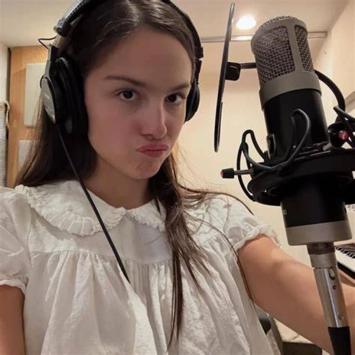 Uncover The Truth Behind The Olivia Rodrigo Nip Slip: A Comprehensive Analysis