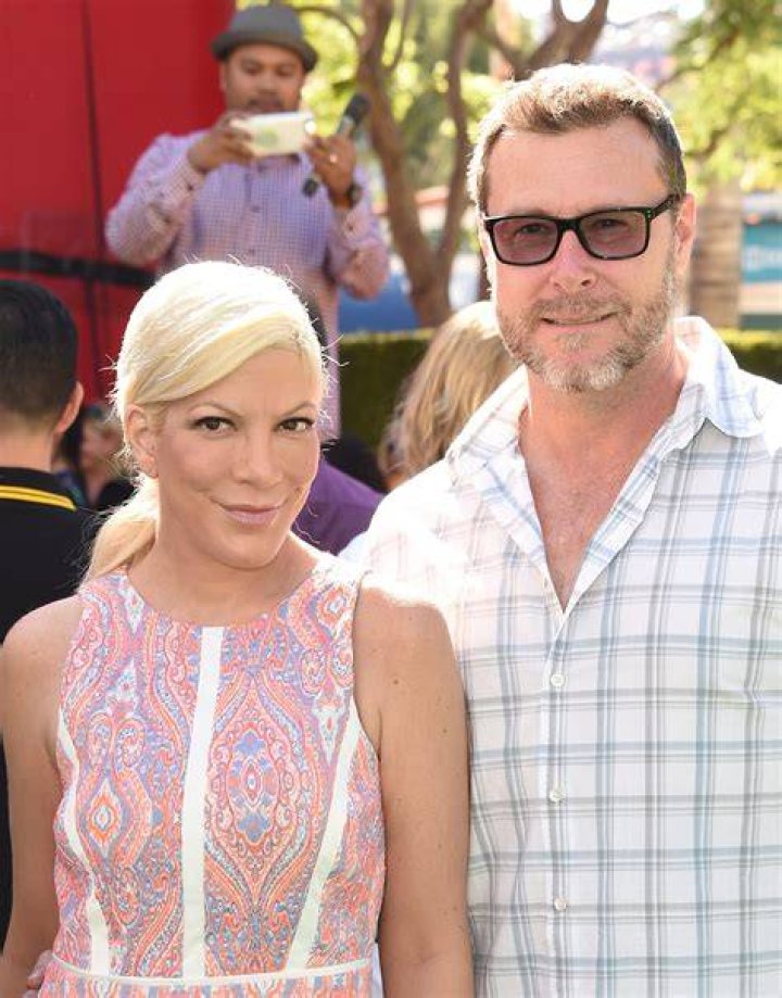 Ungkap Misteri Ryan Cramer, Kekasih Hati Tori Spelling!