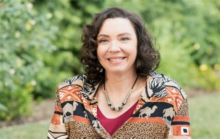 Unveiling the Life and Career of Stephanie Courtney: A Comprehensive Guide