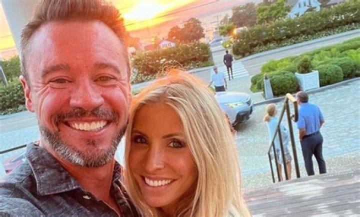 What Happened to Dave Hollis and Heidi Powell? Details Inside ·