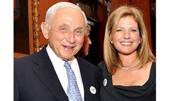 Who Is Les Wexner's Wife? ·